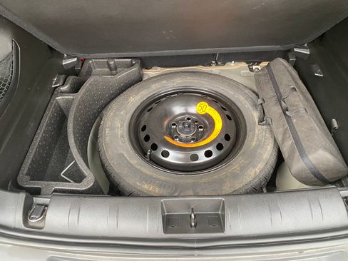 Used 2017 Jeep Renegade Limited image 25