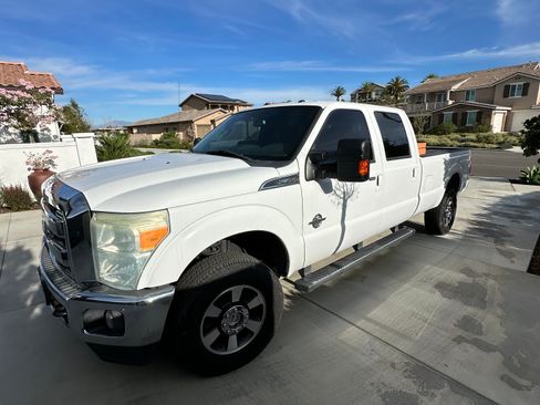 Used 2016 Ford F350 Lariat w/ Lariat Interior Package image 2