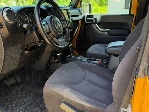 Used 2014 Jeep Wrangler Sport AWD/4WD image 13