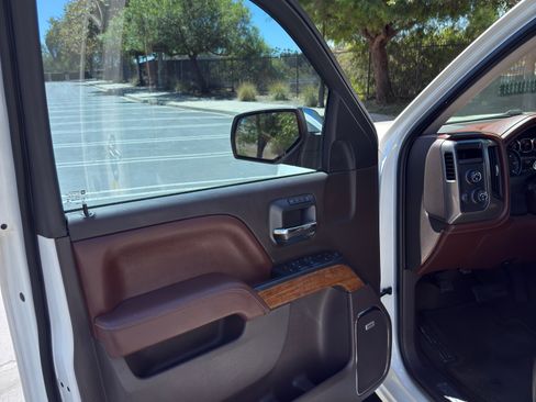 Used 2015 Chevrolet Silverado 1500 High Country AWD/4WD image 11
