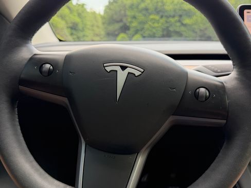Used 2023 Tesla Model Y Performance AWD/4WD image 21