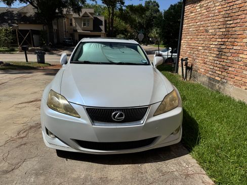 Used 2007 Lexus IS 250 RWD image 2