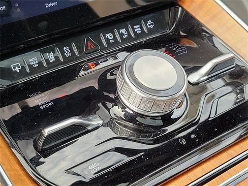 Used 2022 Jeep Grand Wagoneer Series III w/ Rear Seat Video Group 1 image 14