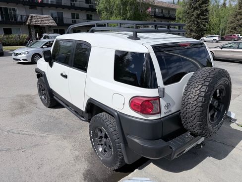Used 2008 Toyota FJ Cruiser 4WD image 11