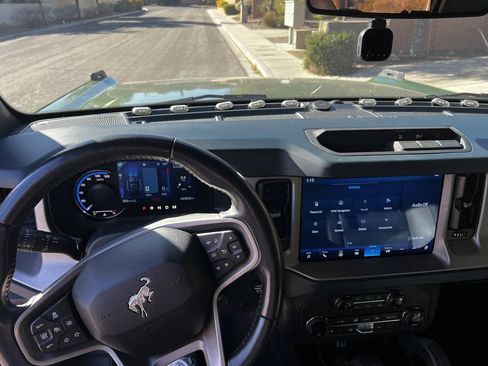 Used 2024 Ford Bronco Outer Banks image 11