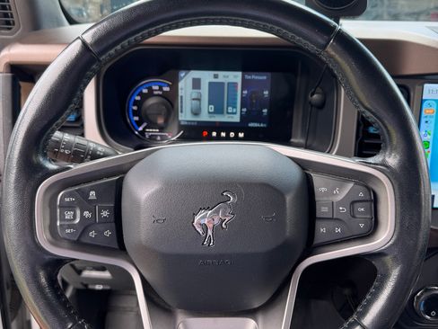 Used 2021 Ford Bronco Outer Banks w/ Sasquatch Package AWD/4WD image 10