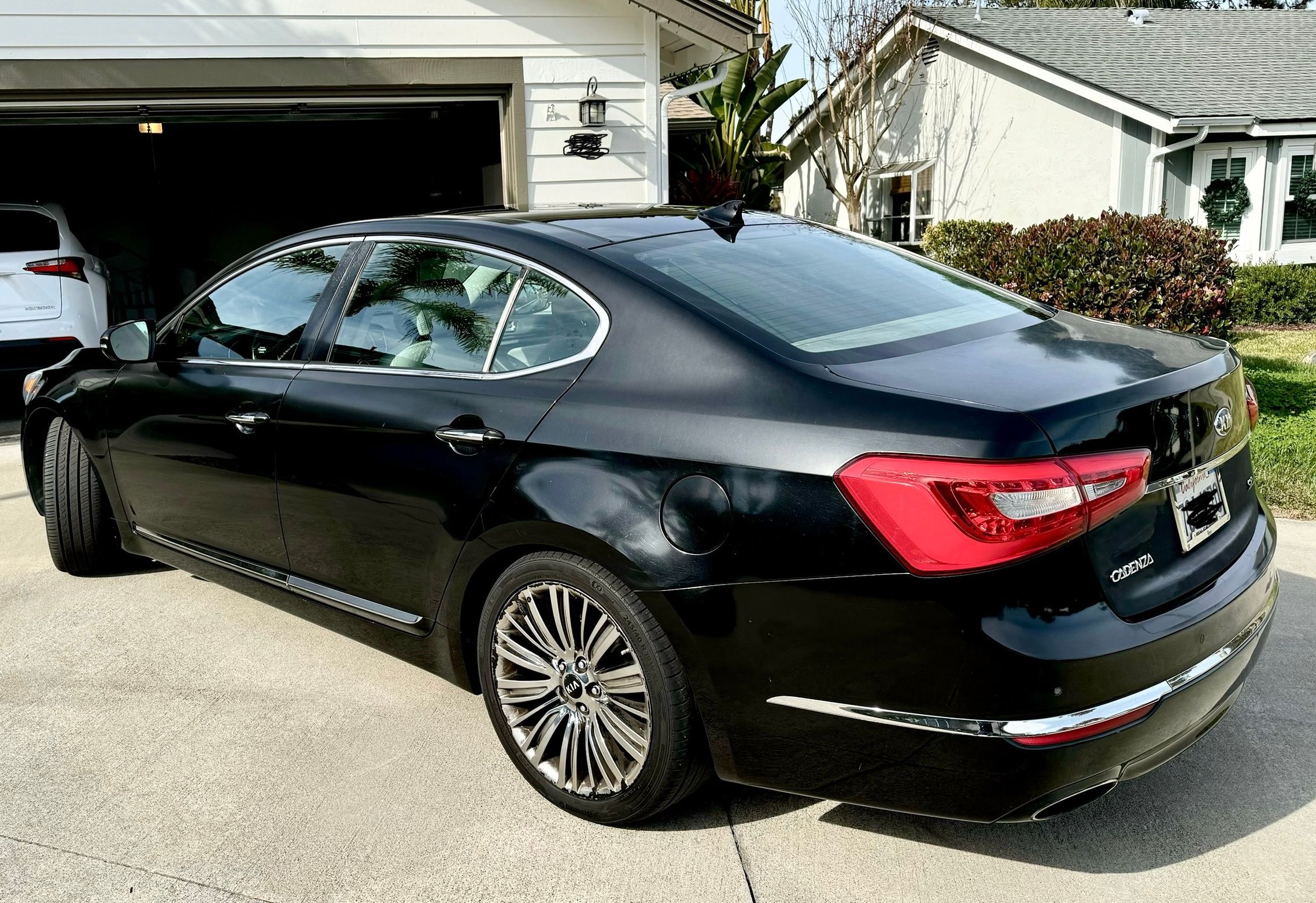 Used 2014 Kia Cadenza Limited FWD image 5