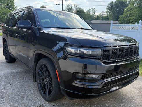 Used 2022 Jeep Grand Wagoneer Series I AWD/4WD image 1