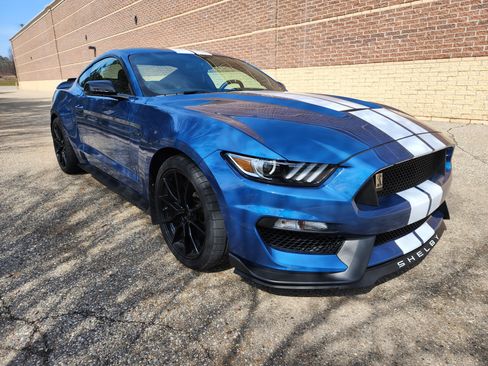 Used 2019 Ford Mustang Shelby GT350 w/ Technology Package image 4