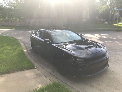 Used 2016 Dodge Charger SRT Hellcat w/ Harman/Kardon Audio Group RWD image 12