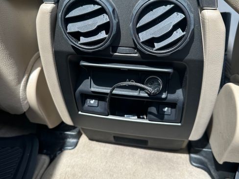 Used 2013 Land Rover LR4 HSE AWD/4WD image 32