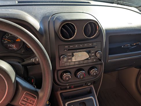 Used 2015 Jeep Patriot Sport w/ Power Value Group image 11