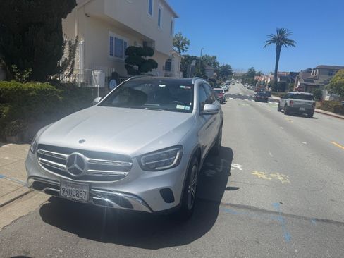 Used 2020 Mercedes-Benz GLC 300 4MATIC image 1