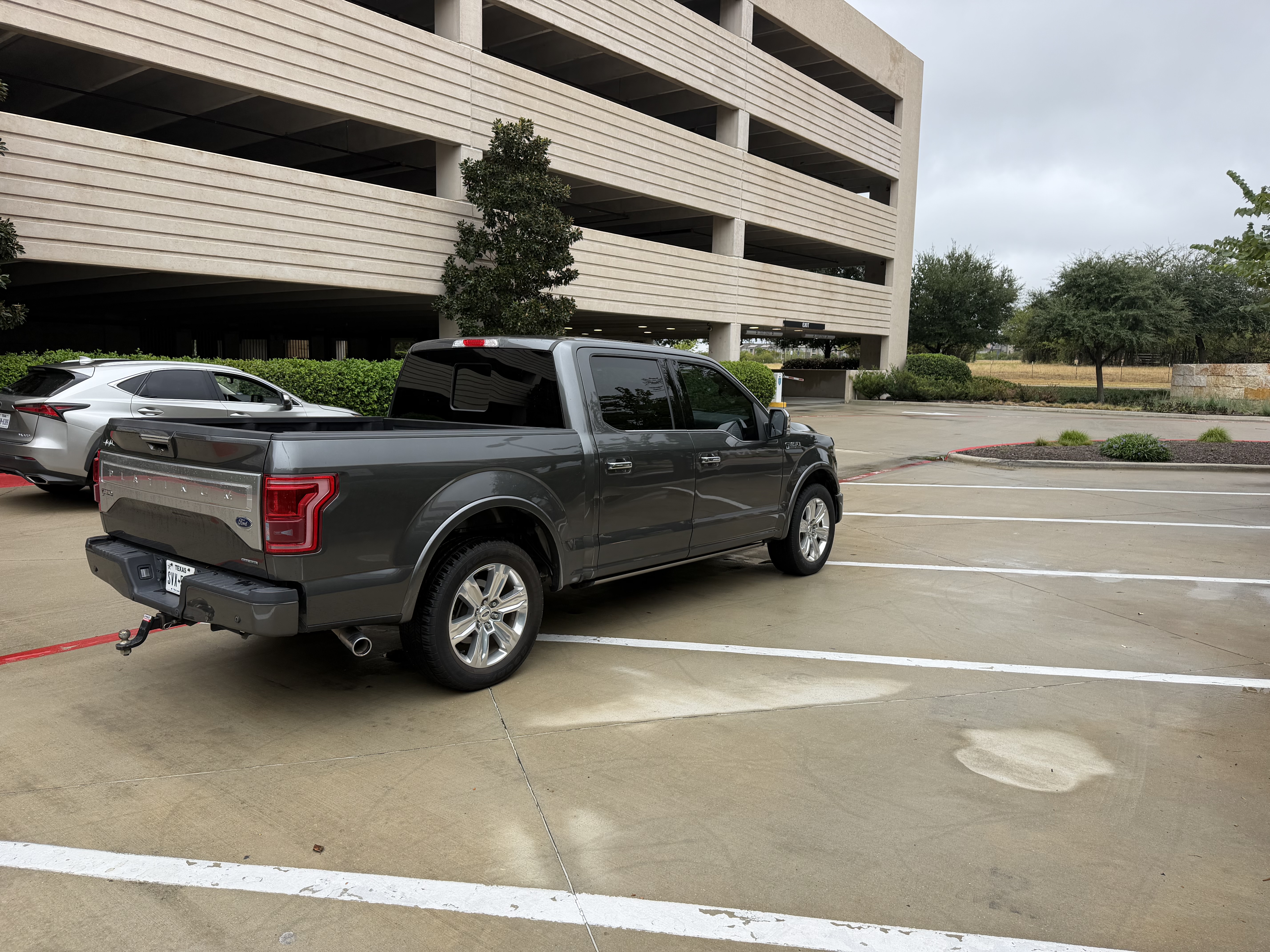 Used 2016 Ford F150 Platinum w/ Equipment Group 701A Luxury RWD image 5