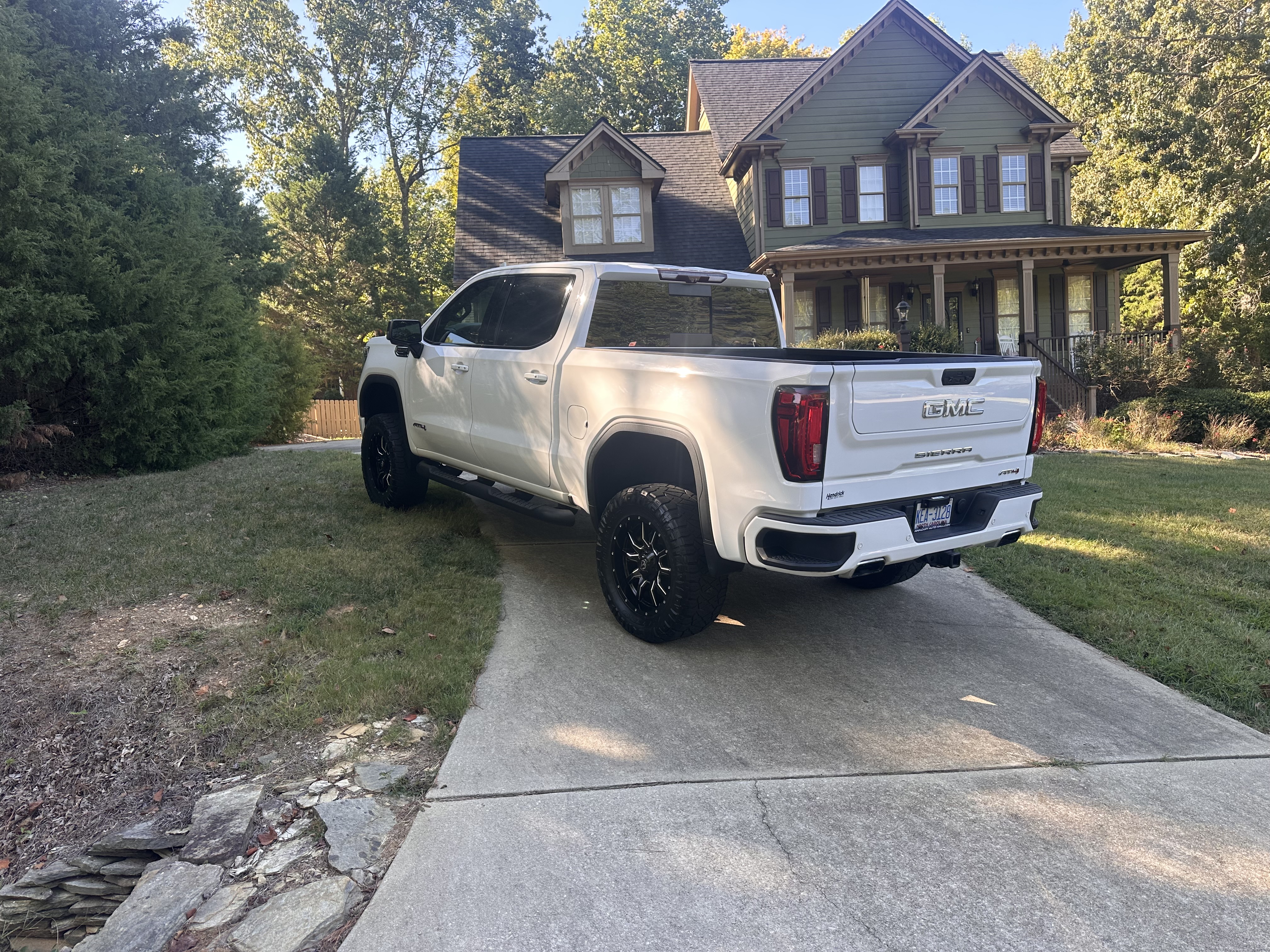 Used 2020 GMC Sierra 1500 AT4 w/ AT4 Premium Package AWD/4WD image 5