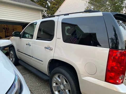 Used 2012 GMC Yukon SLT image 2