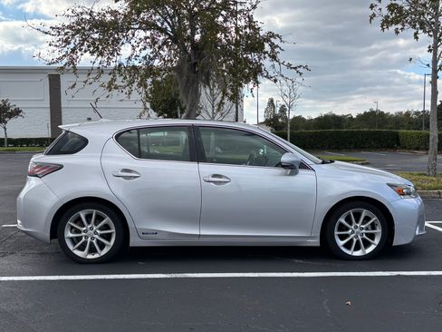 Used 2011 Lexus CT 200h Premium w/ Premium Audio Pkg image 11