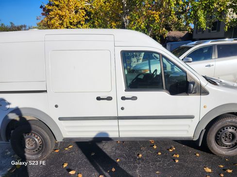Used 2013 Ford Transit Connect XL image 2