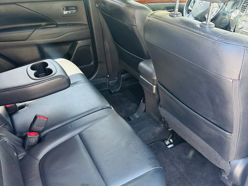 Used 2015 Mitsubishi Outlander SE AWD/4WD image 9