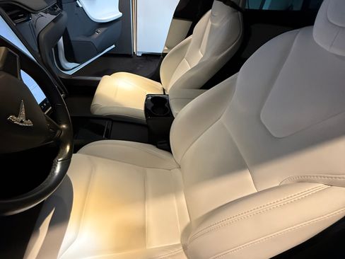 Used 2018 Tesla Model S 75D image 10