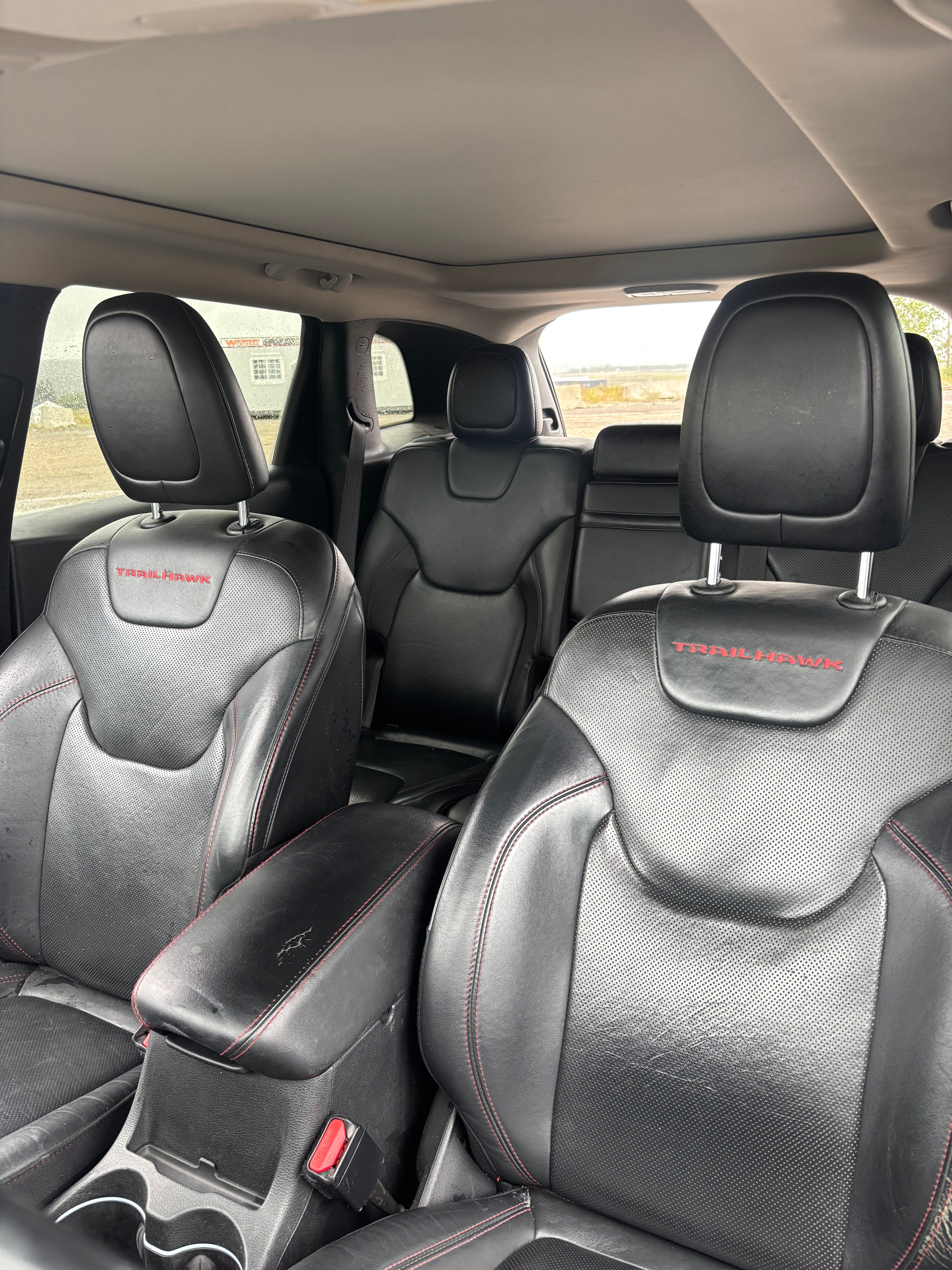 Used 2015 Jeep Cherokee Trailhawk w/ Leather Interior Group AWD/4WD image 14