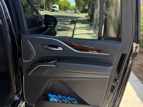 Used 2022 Cadillac Escalade ESV Luxury RWD image 10