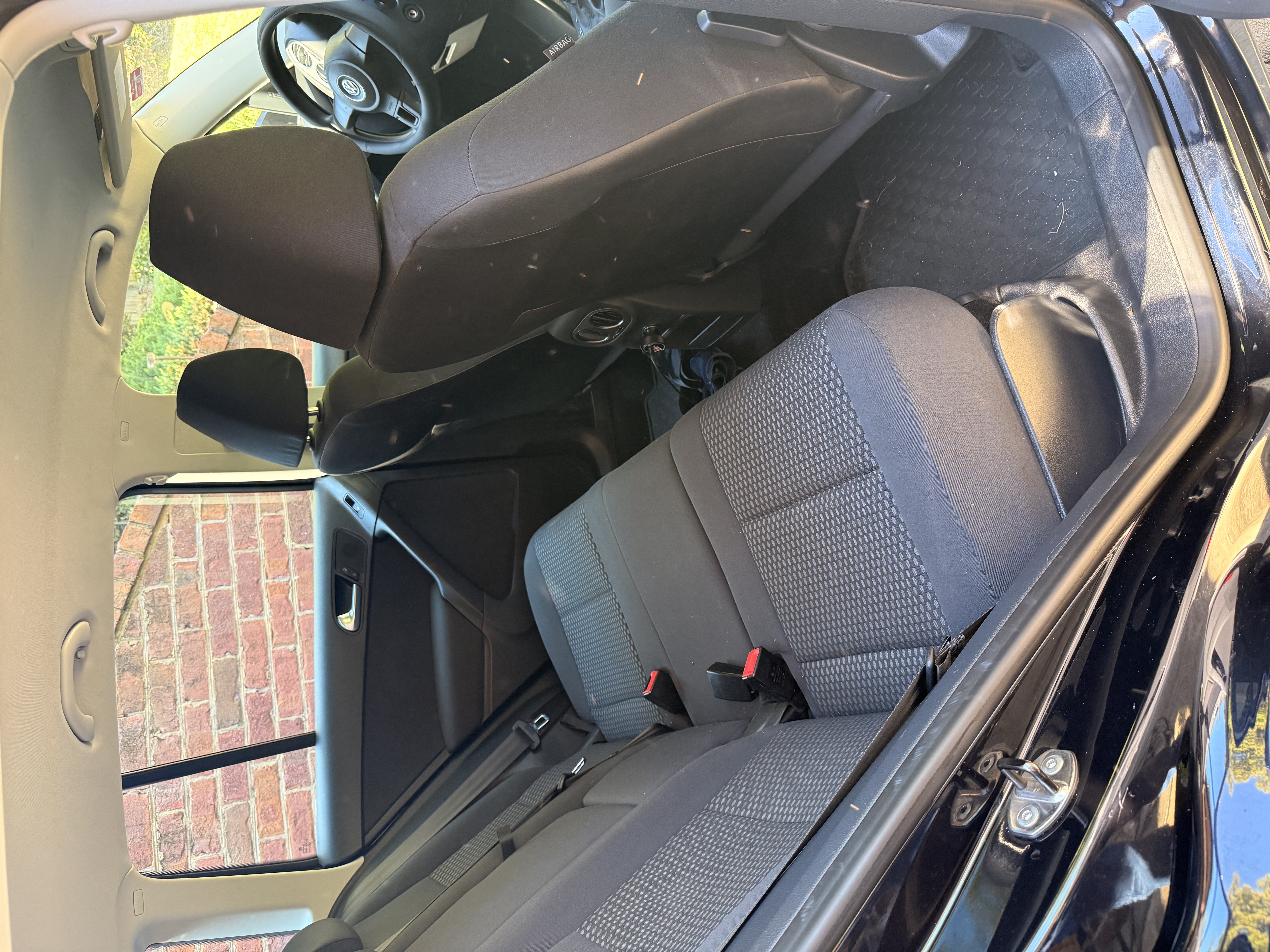 Used 2011 Volkswagen Tiguan S FWD image 8