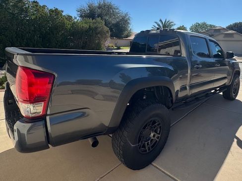 Used 2016 Toyota Tacoma TRD Off-Road image 8