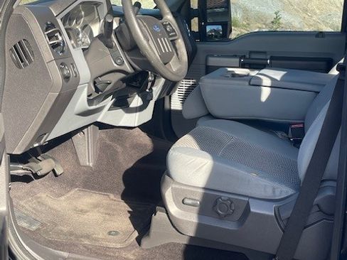 Used 2015 Ford F250 XLT w/ XLT Value Package image 9