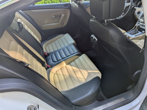 Used 2013 Volkswagen CC Sport FWD image 9