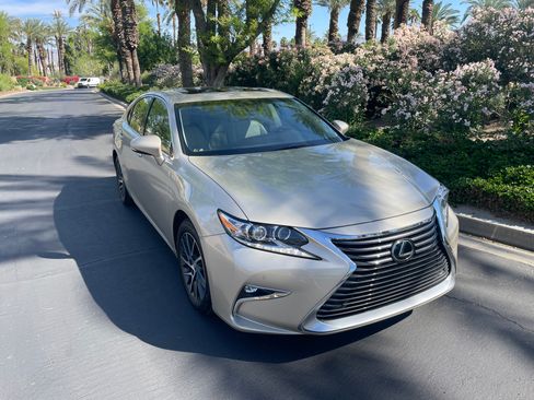 Used 2016 Lexus ES 350 350 Sedan 4D w/ Luxury Package w/Wood Trim image 1