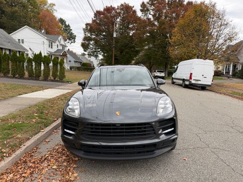 Used 2021 Porsche Macan S image 2