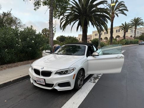 Used 2015 BMW M235i Convertible RWD image 1