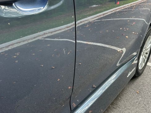 Used 2017 Toyota Sienna XLE image 4