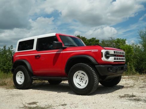 Used 2024 Ford Bronco Heritage Edition image 1