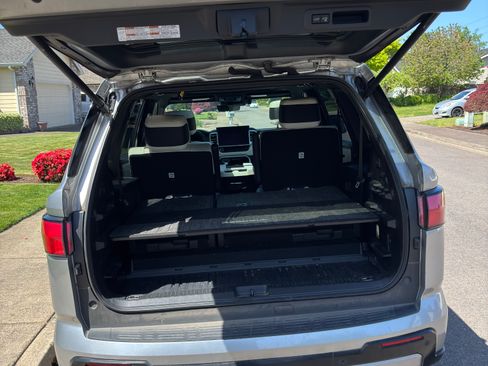 Used 2023 Toyota Sequoia Capstone AWD/4WD image 12