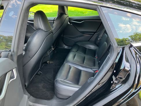 Used 2020 Tesla Model S Long Range Plus image 8