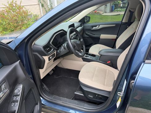 Used 2020 Ford Escape SE FWD image 10