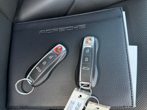 Used 2022 Porsche 911 Carrera S image 19