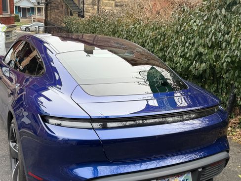 Used 2021 Porsche Taycan image 26