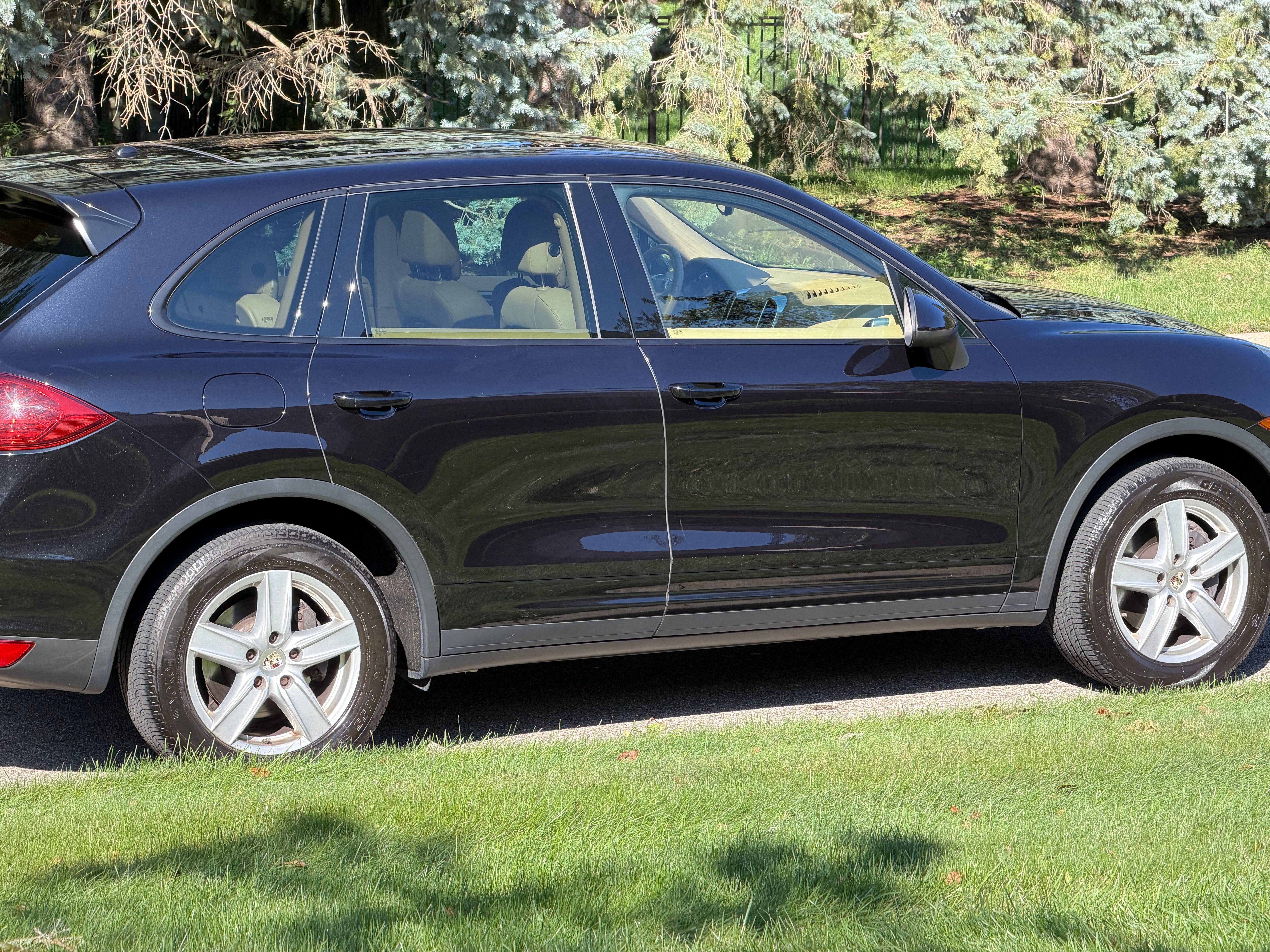Used 2012 Porsche Cayenne AWD/4WD image 2