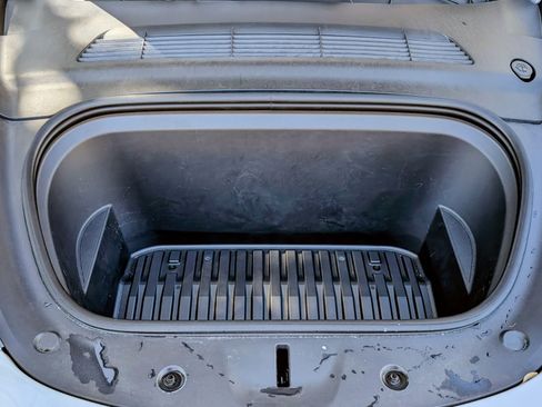 Used 2022 Tesla Model Y Long Range image 23