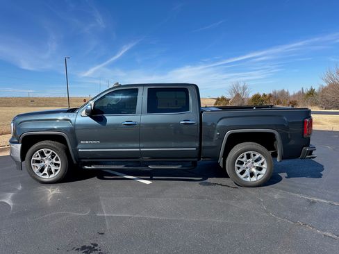 Used 2018 GMC Sierra 1500 SLT image 1