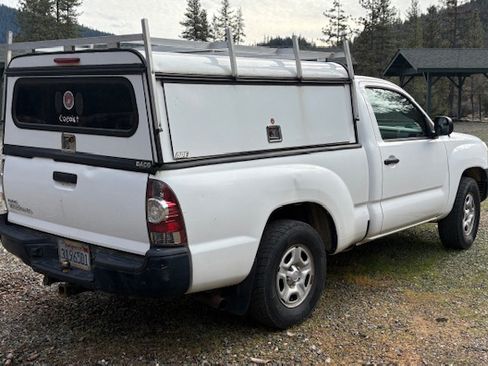 Used 2011 Toyota Tacoma 2WD Regular Cab image 5