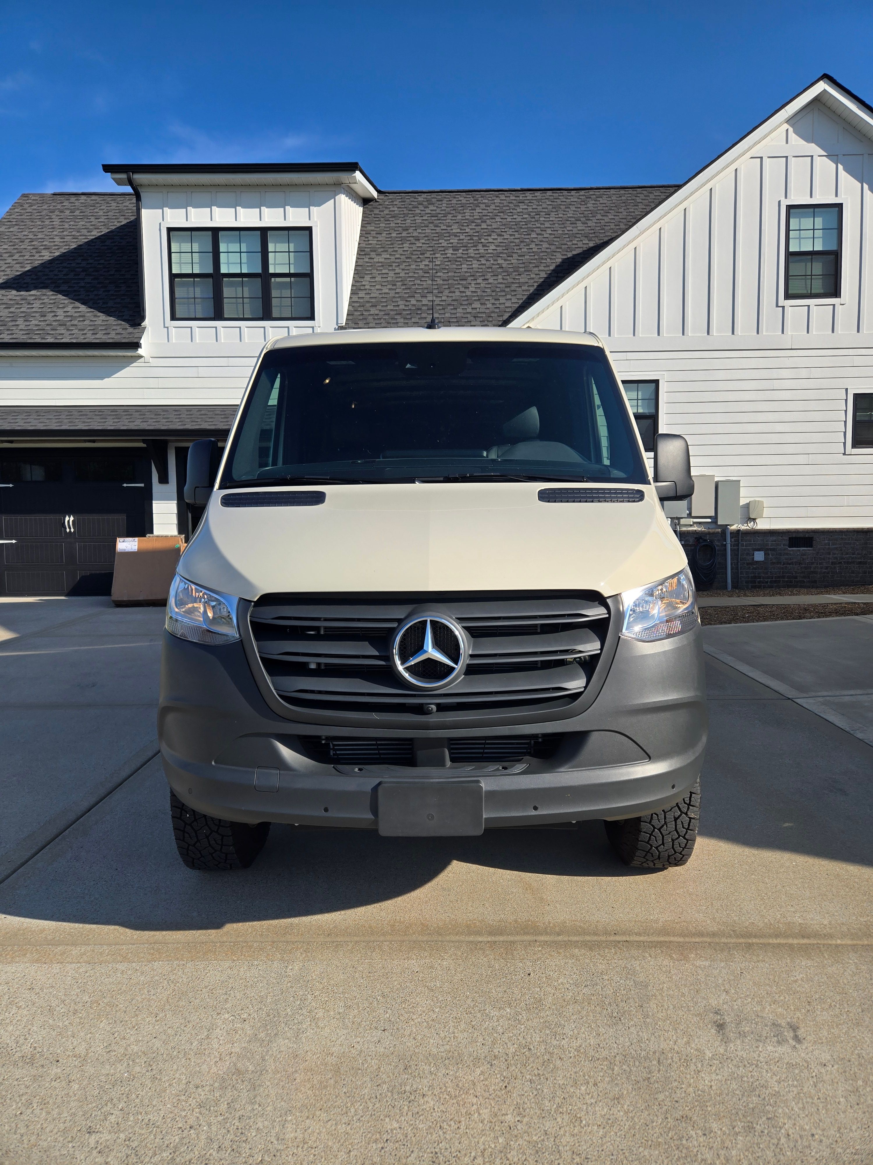 Used 2022 Mercedes-Benz Sprinter 2500 image 4