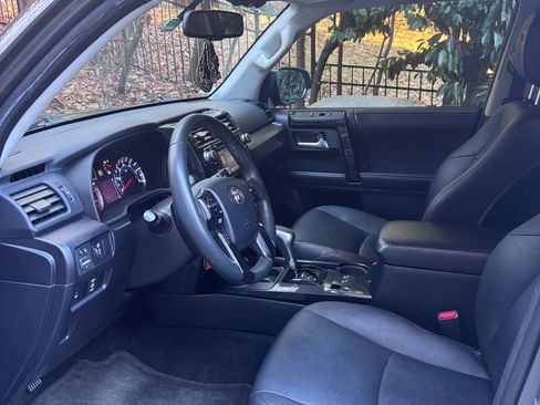 Used 2018 Toyota 4Runner TRD Off-Road Premium image 4