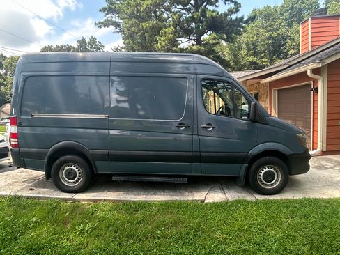 Used 2018 Mercedes-Benz Sprinter 2500 image 5
