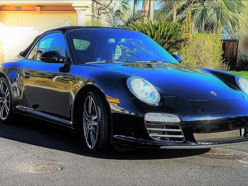 Used 2011 Porsche 911 Carrera 4S image 2