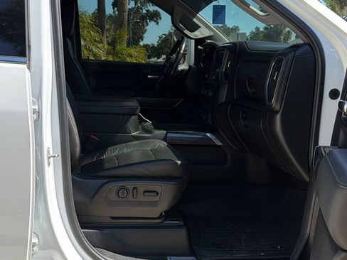 Used 2020 Chevrolet Silverado 2500 LTZ w/ LTZ Convenience Package image 11