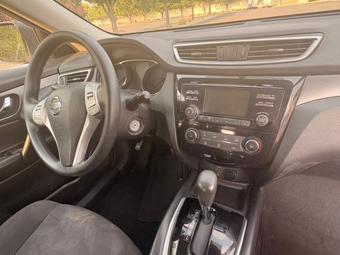 Used 2016 Nissan Rogue S AWD/4WD image 8